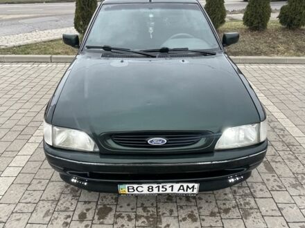 Зеленый Форд Эскорт, объемом двигателя 1.6 л и пробегом 321 тыс. км за 1211 $, фото 1 на Automoto.ua