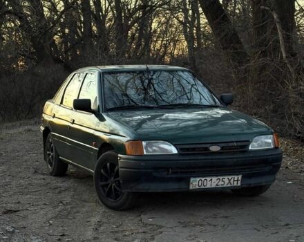 Зеленый Форд Эскорт, объемом двигателя 6 л и пробегом 90 тыс. км за 1016 $, фото 1 на Automoto.ua