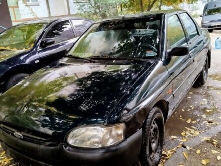 Зеленый Форд Эскорт, объемом двигателя 1 л и пробегом 3 тыс. км за 1700 $, фото 1 на Automoto.ua