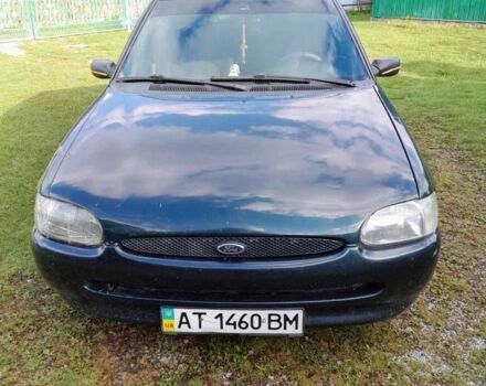Зеленый Форд Эскорт, объемом двигателя 1.8 л и пробегом 300 тыс. км за 1000 $, фото 1 на Automoto.ua