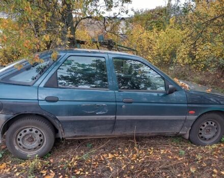 Зеленый Форд Эскорт, объемом двигателя 1 л и пробегом 2 тыс. км за 850 $, фото 1 на Automoto.ua