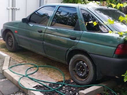 Зеленый Форд Эскорт, объемом двигателя 1.3 л и пробегом 230 тыс. км за 1600 $, фото 1 на Automoto.ua