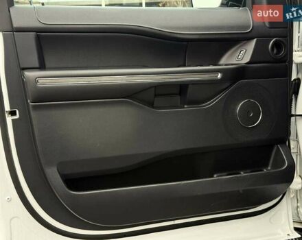 Белый Форд Экспедиция, объемом двигателя 3.5 л и пробегом 157 тыс. км за 26300 $, фото 19 на Automoto.ua