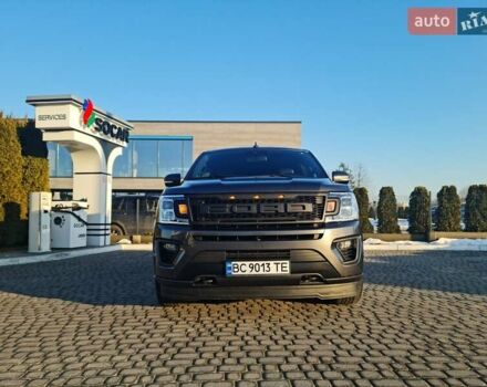 Серый Форд Экспедиция, объемом двигателя 3.5 л и пробегом 108 тыс. км за 38500 $, фото 2 на Automoto.ua