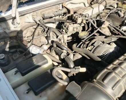 Білий Форд Експлорер, об'ємом двигуна 4 л та пробігом 234 тис. км за 5700 $, фото 17 на Automoto.ua