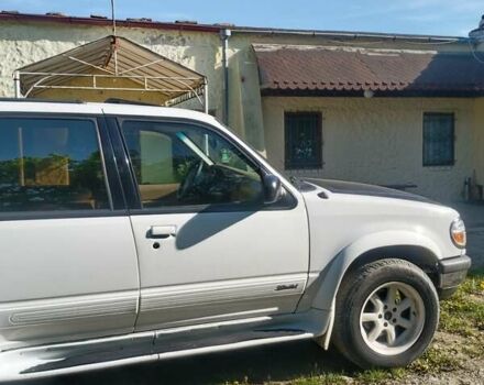 Білий Форд Експлорер, об'ємом двигуна 4 л та пробігом 234 тис. км за 5700 $, фото 4 на Automoto.ua