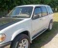 Білий Форд Експлорер, об'ємом двигуна 4 л та пробігом 234 тис. км за 5700 $, фото 2 на Automoto.ua