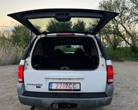 Белый Форд Эксплорер, объемом двигателя 4 л и пробегом 220 тыс. км за 2100 $, фото 4 на Automoto.ua