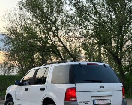 Белый Форд Эксплорер, объемом двигателя 4 л и пробегом 220 тыс. км за 2100 $, фото 1 на Automoto.ua