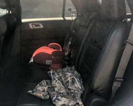 Белый Форд Эксплорер, объемом двигателя 3.5 л и пробегом 217 тыс. км за 15200 $, фото 7 на Automoto.ua