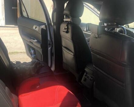 Белый Форд Эксплорер, объемом двигателя 3.5 л и пробегом 217 тыс. км за 15200 $, фото 9 на Automoto.ua