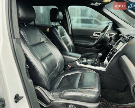 Белый Форд Эксплорер, объемом двигателя 3.5 л и пробегом 340 тыс. км за 12400 $, фото 37 на Automoto.ua