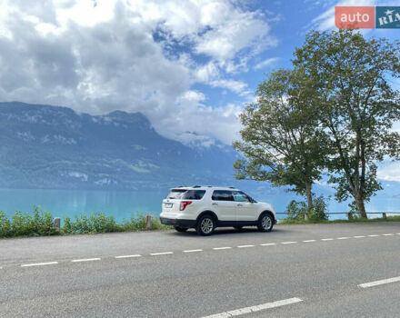 Белый Форд Эксплорер, объемом двигателя 3.5 л и пробегом 340 тыс. км за 12400 $, фото 2 на Automoto.ua