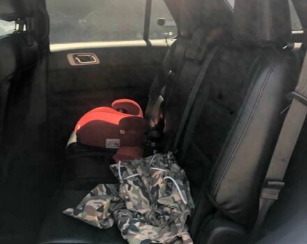 Белый Форд Эксплорер, объемом двигателя 3.5 л и пробегом 239 тыс. км за 15200 $, фото 7 на Automoto.ua