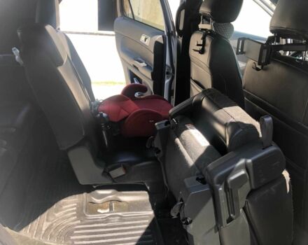 Белый Форд Эксплорер, объемом двигателя 3.5 л и пробегом 239 тыс. км за 15200 $, фото 15 на Automoto.ua