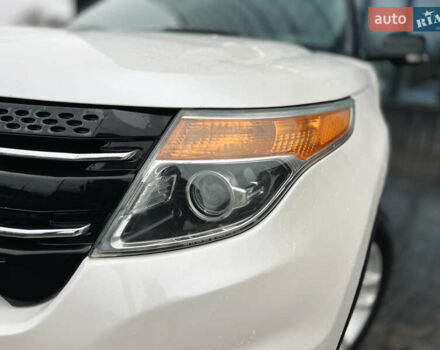 Белый Форд Эксплорер, объемом двигателя 3.5 л и пробегом 340 тыс. км за 12400 $, фото 14 на Automoto.ua