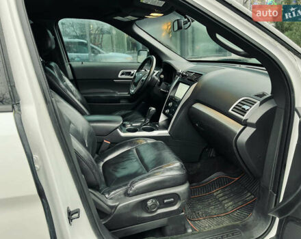 Белый Форд Эксплорер, объемом двигателя 3.5 л и пробегом 340 тыс. км за 12400 $, фото 36 на Automoto.ua