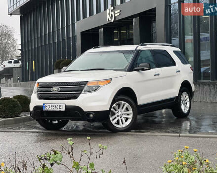 Белый Форд Эксплорер, объемом двигателя 3.5 л и пробегом 340 тыс. км за 12400 $, фото 4 на Automoto.ua