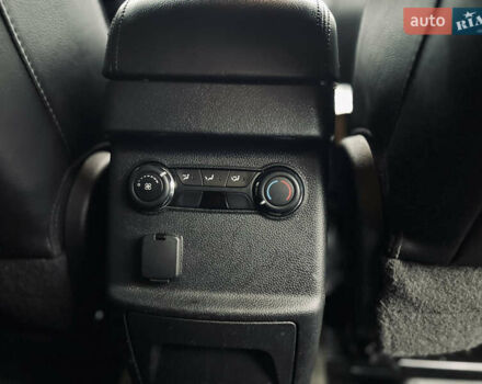 Белый Форд Эксплорер, объемом двигателя 3.5 л и пробегом 340 тыс. км за 12400 $, фото 40 на Automoto.ua