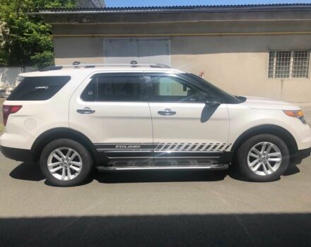 Белый Форд Эксплорер, объемом двигателя 3.5 л и пробегом 239 тыс. км за 15200 $, фото 3 на Automoto.ua