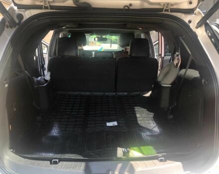 Белый Форд Эксплорер, объемом двигателя 3.5 л и пробегом 239 тыс. км за 15200 $, фото 11 на Automoto.ua