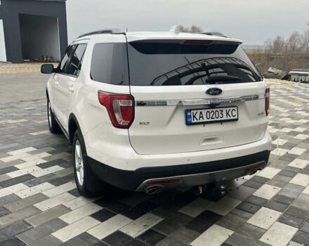 Белый Форд Эксплорер, объемом двигателя 3.5 л и пробегом 180 тыс. км за 17900 $, фото 5 на Automoto.ua