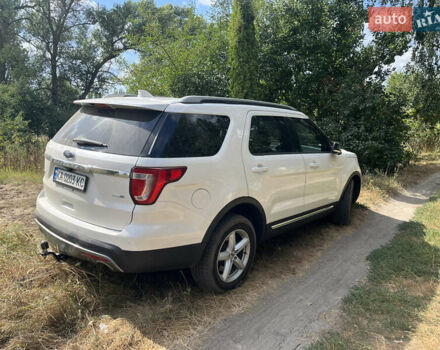 Белый Форд Эксплорер, объемом двигателя 3.5 л и пробегом 180 тыс. км за 17900 $, фото 7 на Automoto.ua