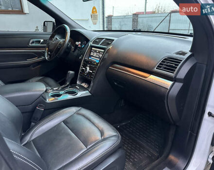 Білий Форд Експлорер, об'ємом двигуна 2.3 л та пробігом 148 тис. км за 16000 $, фото 65 на Automoto.ua