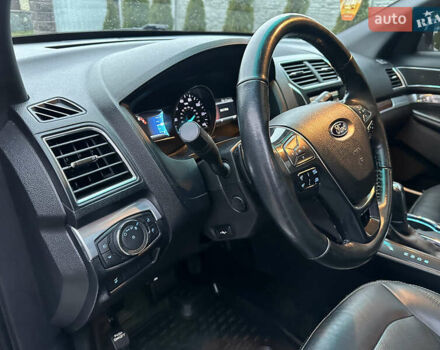 Білий Форд Експлорер, об'ємом двигуна 2.3 л та пробігом 148 тис. км за 16000 $, фото 67 на Automoto.ua