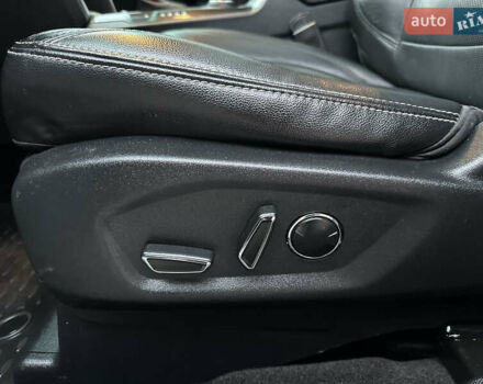 Білий Форд Експлорер, об'ємом двигуна 2.3 л та пробігом 148 тис. км за 16000 $, фото 29 на Automoto.ua