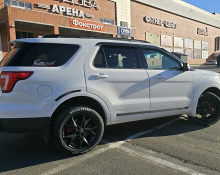 Білий Форд Експлорер, об'ємом двигуна 2.3 л та пробігом 417 тис. км за 15700 $, фото 7 на Automoto.ua