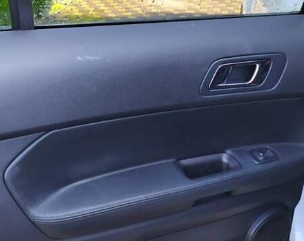 Білий Форд Експлорер, об'ємом двигуна 3.7 л та пробігом 160 тис. км за 17000 $, фото 15 на Automoto.ua