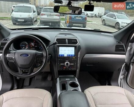 Білий Форд Експлорер, об'ємом двигуна 3.5 л та пробігом 195 тис. км за 12900 $, фото 37 на Automoto.ua