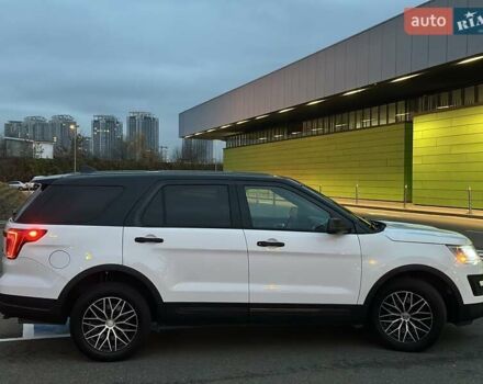 Білий Форд Експлорер, об'ємом двигуна 3.5 л та пробігом 195 тис. км за 12900 $, фото 11 на Automoto.ua