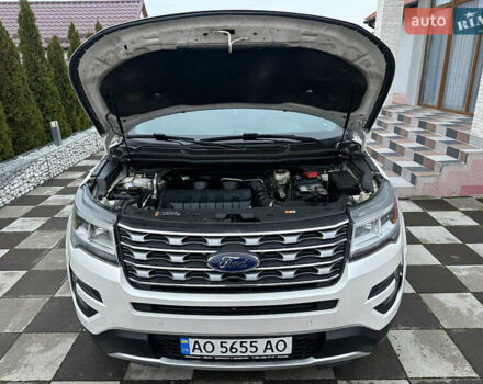 Білий Форд Експлорер, об'ємом двигуна 2.3 л та пробігом 148 тис. км за 16000 $, фото 82 на Automoto.ua