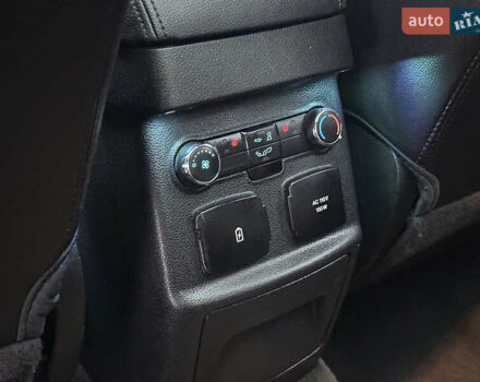 Білий Форд Експлорер, об'ємом двигуна 2.3 л та пробігом 148 тис. км за 16000 $, фото 38 на Automoto.ua