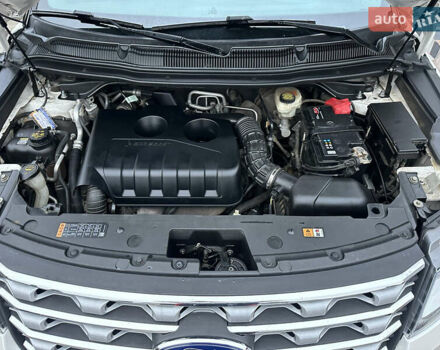 Білий Форд Експлорер, об'ємом двигуна 2.3 л та пробігом 148 тис. км за 16000 $, фото 83 на Automoto.ua