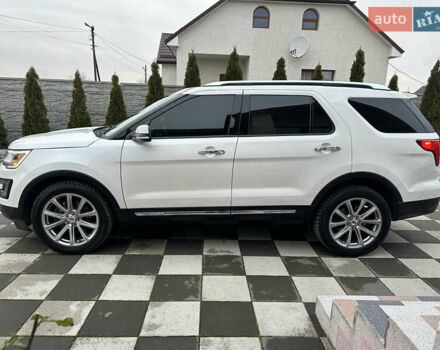 Білий Форд Експлорер, об'ємом двигуна 2.3 л та пробігом 148 тис. км за 16000 $, фото 20 на Automoto.ua