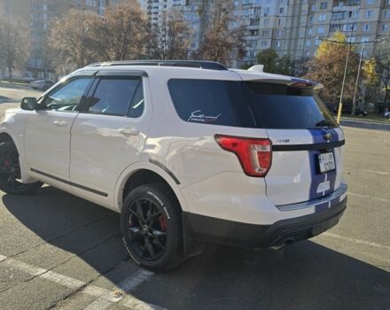 Білий Форд Експлорер, об'ємом двигуна 2.3 л та пробігом 417 тис. км за 15700 $, фото 12 на Automoto.ua