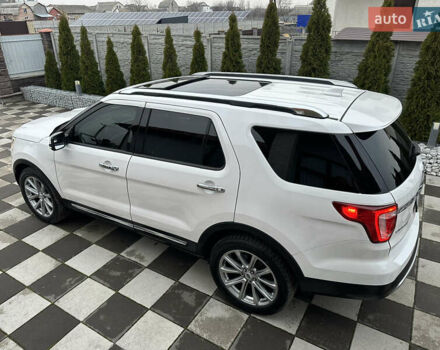 Білий Форд Експлорер, об'ємом двигуна 2.3 л та пробігом 148 тис. км за 16000 $, фото 21 на Automoto.ua