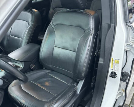 Білий Форд Експлорер, об'ємом двигуна 2.3 л та пробігом 148 тис. км за 16000 $, фото 25 на Automoto.ua