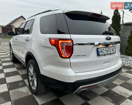Білий Форд Експлорер, об'ємом двигуна 2.3 л та пробігом 148 тис. км за 16000 $, фото 17 на Automoto.ua