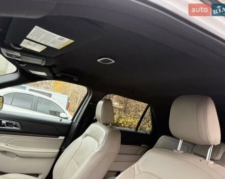 Білий Форд Експлорер, об'ємом двигуна 3.5 л та пробігом 195 тис. км за 12900 $, фото 24 на Automoto.ua