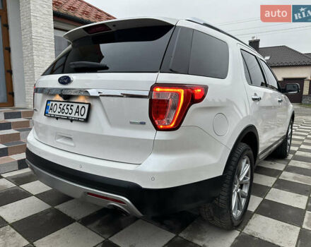 Білий Форд Експлорер, об'ємом двигуна 2.3 л та пробігом 148 тис. км за 16000 $, фото 16 на Automoto.ua