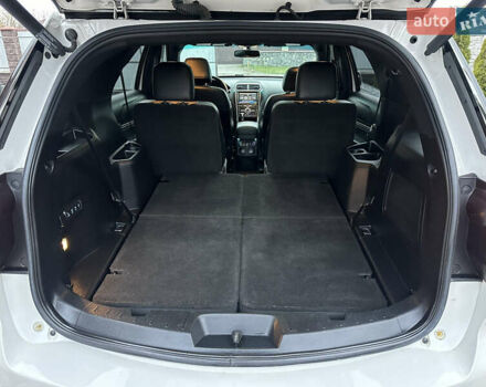 Білий Форд Експлорер, об'ємом двигуна 2.3 л та пробігом 148 тис. км за 16000 $, фото 44 на Automoto.ua