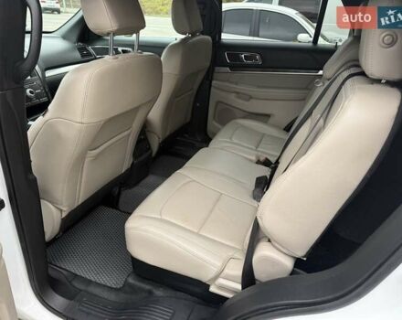 Білий Форд Експлорер, об'ємом двигуна 3.5 л та пробігом 195 тис. км за 12900 $, фото 22 на Automoto.ua