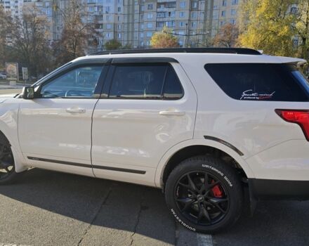 Білий Форд Експлорер, об'ємом двигуна 2.3 л та пробігом 417 тис. км за 15700 $, фото 15 на Automoto.ua