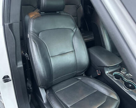 Білий Форд Експлорер, об'ємом двигуна 2.3 л та пробігом 148 тис. км за 16000 $, фото 60 на Automoto.ua