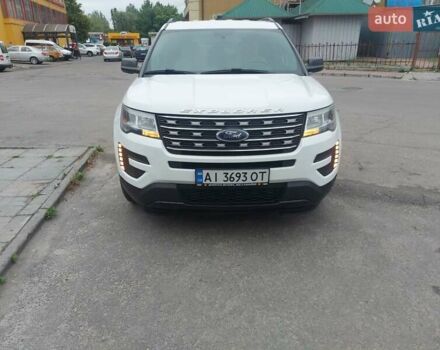 Білий Форд Експлорер, об'ємом двигуна 2.3 л та пробігом 161 тис. км за 17000 $, фото 3 на Automoto.ua