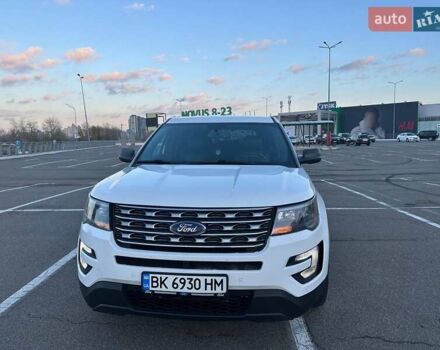 Білий Форд Експлорер, об'ємом двигуна 3.7 л та пробігом 46 тис. км за 23500 $, фото 1 на Automoto.ua